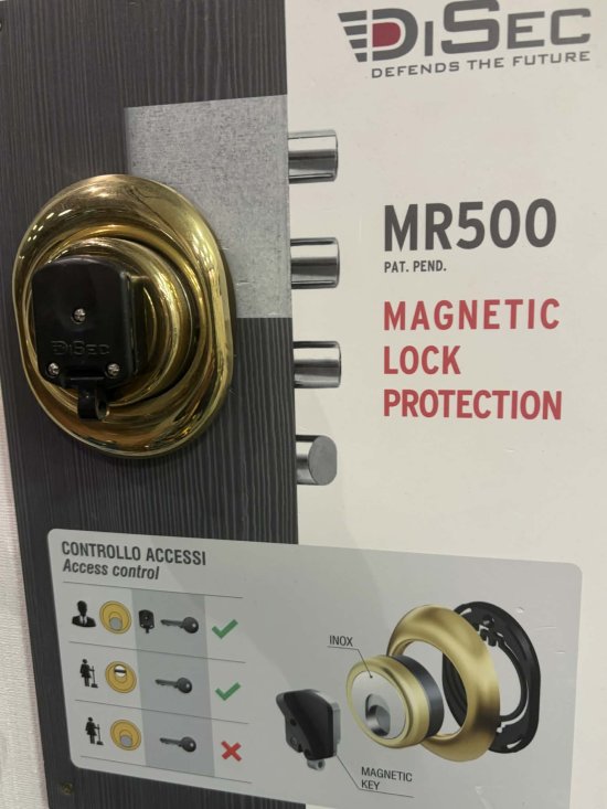 ΜΑΓΝΗΤΙΚΟ DEFENDER ΤΟΠΟΘΕΤΗΜΕΝΟ - 170€